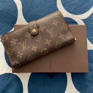 LV WALLET